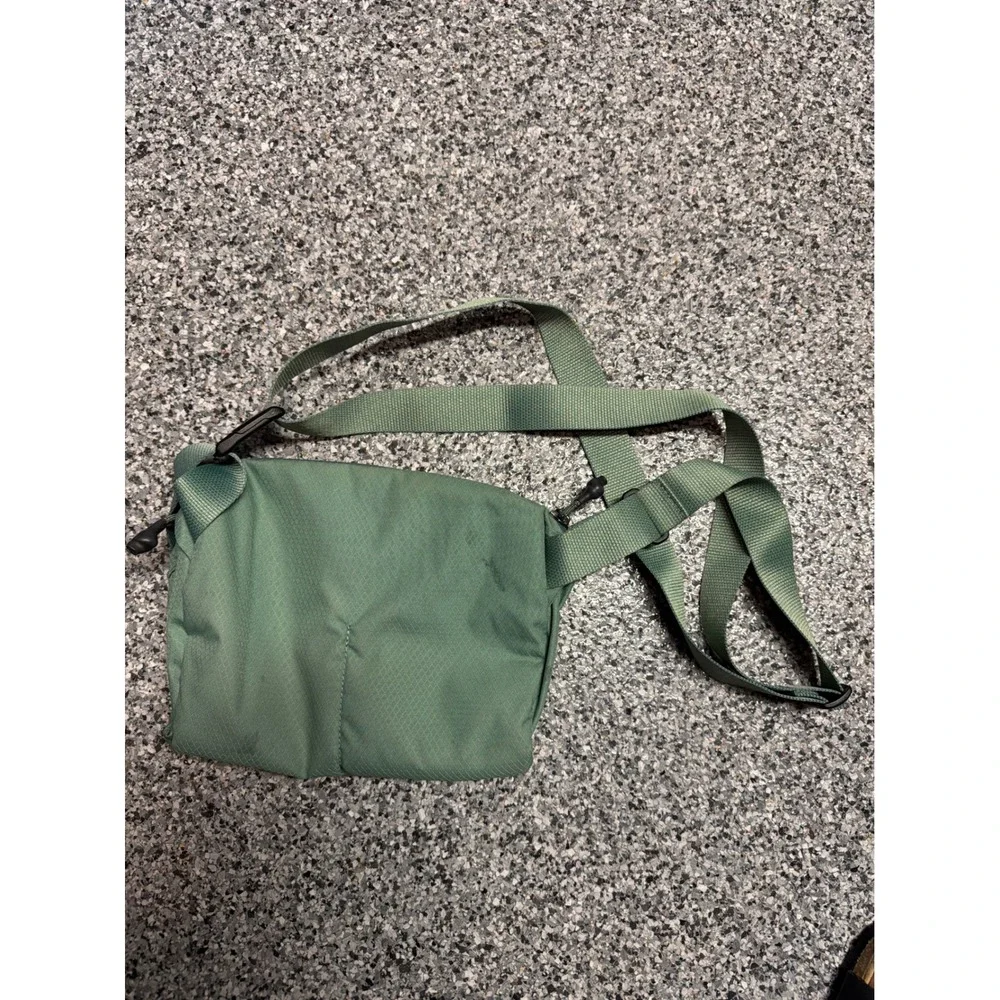 Bellroy Lite Sling Bag Moss Green Lightweight Ripstop Crossbody Travel EDC
